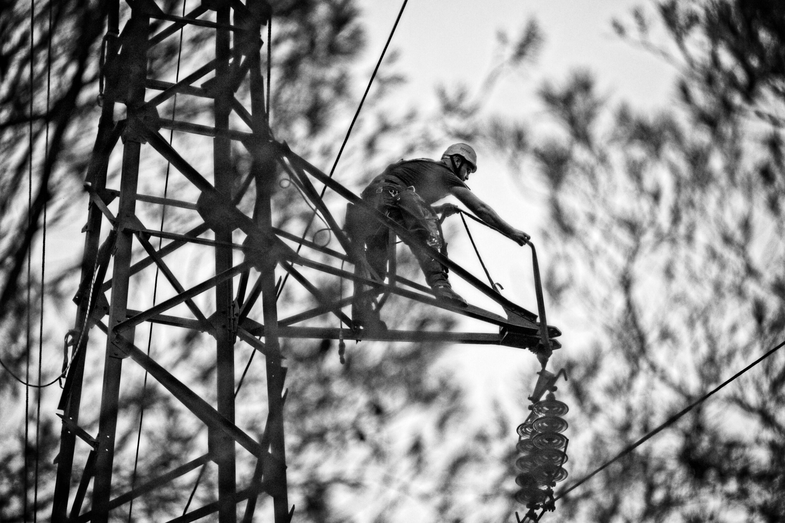 Técnico en torre eléctrica